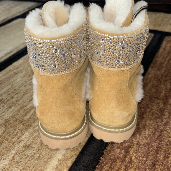 Ugg boots - Picture 9 of 9